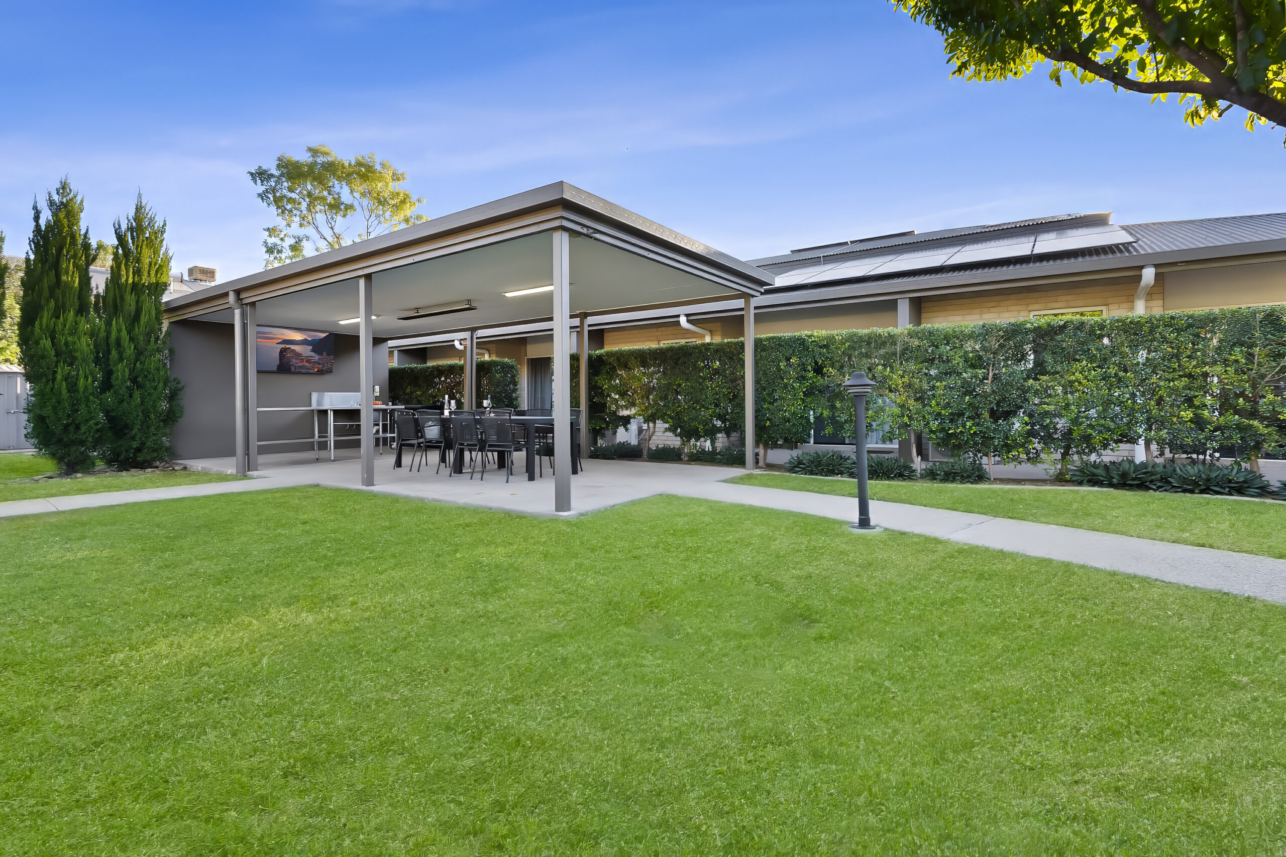 Comfortable queen bed with quality linen